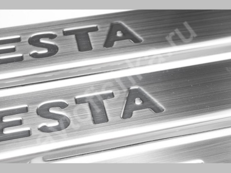 Ford Fiesta 2 дверн. (2009-) накладки на пороги из нержавеющей стали, 2 шт.