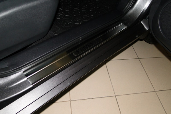 Накладки на внутренние пороги с надписью, нерж. сталь, 4 шт. Alu-Frost 08-0806 для NISSAN X-Trail (T32)