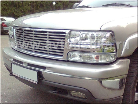 Chevrolet Tahoe, Suburban (99-06) решетка радиатора хромированная пластиковая, горизонтальный дизайн