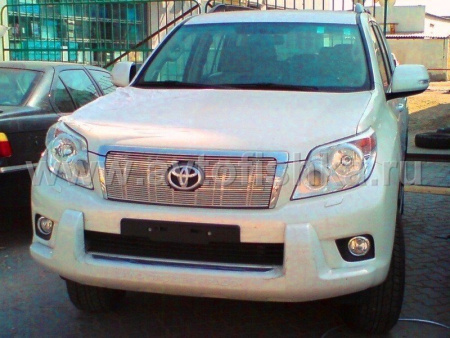 Toyota Land Cruiser Prado 150 (2009-) накладка на передний бампер пластиковая, под покраску.