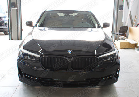 BMW 5 серия G30/G31 рестайлинг 2020 - н.в. Решетка радиатора M Performance черная