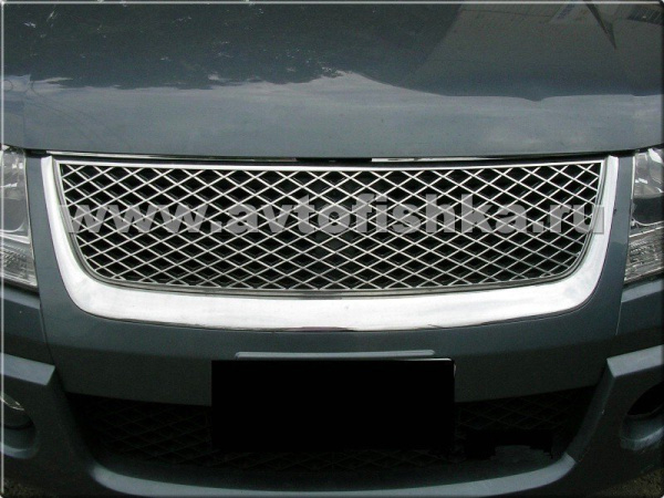 Suzuki Grand Vitara III (05-) решетка радиатора хромированная, пластиковая, дизайн сетка.
