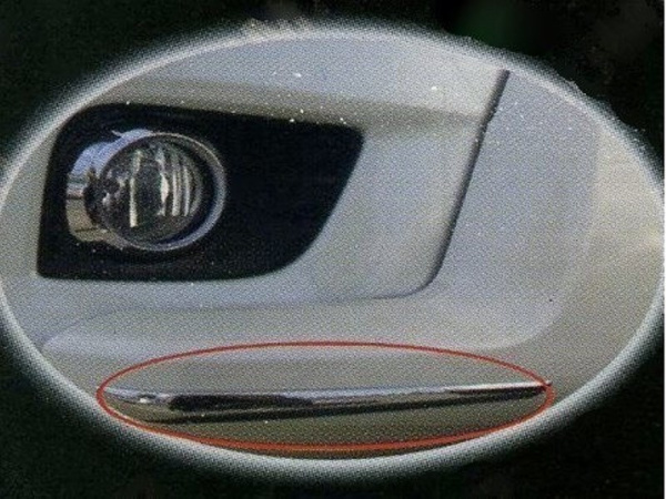 Toyota Land Cruiser Prado 150 (10-) угловые хромированные молдинги на передний бампер, комплект 2 шт.