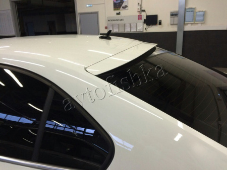 Volkswagen Jetta 6 (10 – н.в.) козырек на заднее стекло