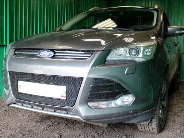 Ford Kuga (13–) Защита радиатора Premium, чёрная