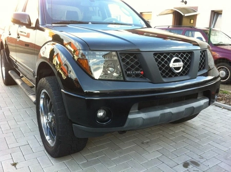 Nissan Pathfinder III, Navara (2005-2010) передние фары линзовые хром, с ДХО и ангельскими глазками