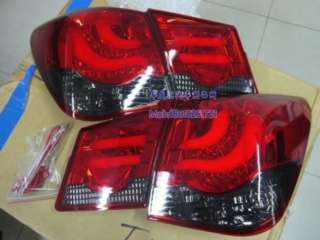 Chevrolet Cruze (08-) задние светодиодные красно-тонированные фонари в стиле Volkswagen, комплект лев + прав