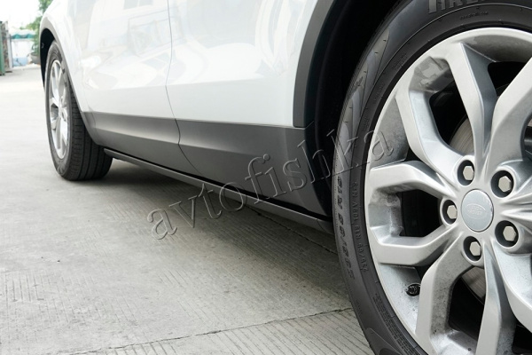 Land Rover Discovery (17-) штатные выезжающие электропороги автоматические