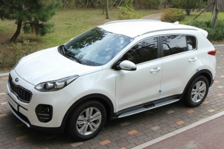 Kia Sportage (16–) Пороги OEM стиль, вставка с логотипом Sportage