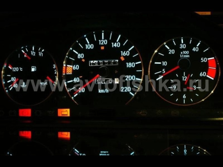 Mercedes W124 (84-95), W126 (80-92) светящиеся шкалы приборов - накладки на циферблаты панели приборов, дизайн № 2