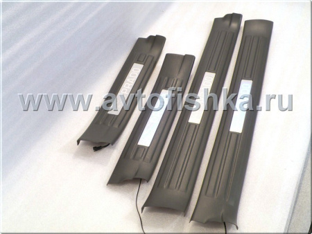 Toyota Land Cruiser Prado 120 (02-09) накладки порогов дверных проемов, пластиковые с подсветкой Prado, комплект 4 шт.