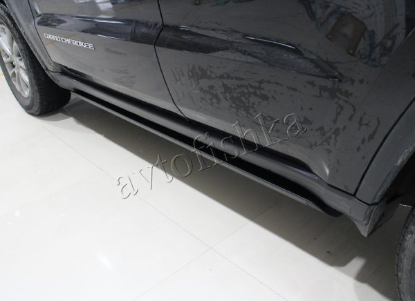 Jeep Grand Cherokee 2011-2013 2014-2017 штатные выезжающие электропороги автоматические