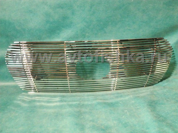 Toyota Land Cruiser 200 (07-11) накладка на решетку радиатора из нержавеющей стали