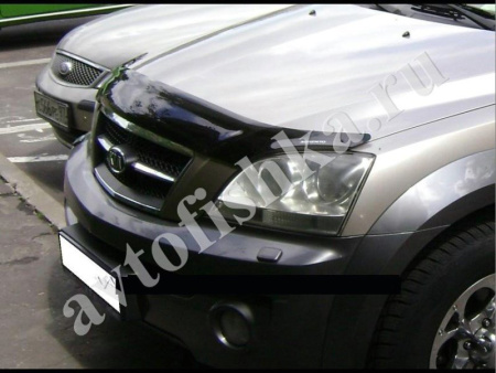 Дефлектор капота темный с надписью Kia Sorento 2002-2009