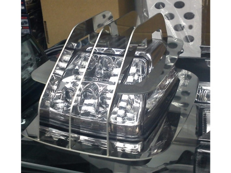 Mercedes W463 защитные решетки фонарей указателя поворота на передние крылья, в комплекте 2 шт.