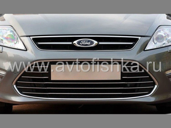Ford Mondeo (11-) решетка переднего бампера с хромированными ламелями
