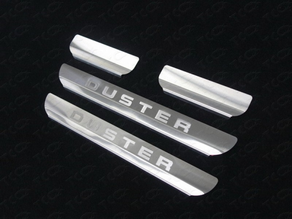 Renault Duster (15–) Накладки на пороги (лист шлифованный надпись Duster )