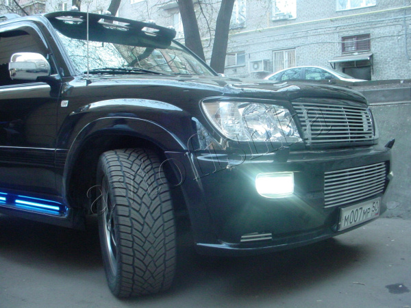 Toyota Land Cruiser 100, Lexus LX470 (98-07) козырек (спойлер) над лобовым стеклом, под покраску