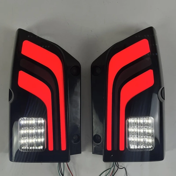 Nissan Pathfinder III (05-) фонари задние светодиодные красно-тонированные, комплект 2 шт.