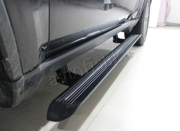 Jeep Grand Cherokee 2011-2013 2014-2017 штатные выезжающие электропороги автоматические