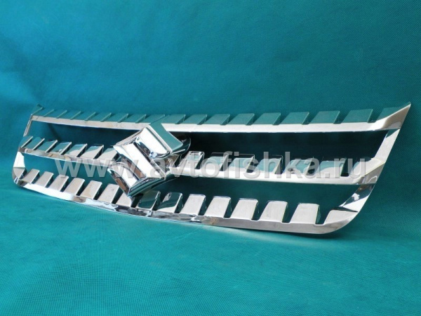 Suzuki Grand Vitara III (05-) решетка радиатора хромированная с эмлемой, пластиковая.