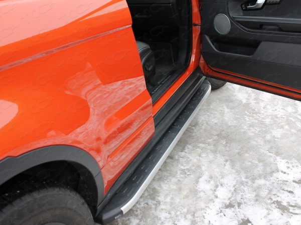 Land Rover Range Rover Evoque (16–) Пороги алюминиевые с пластиковой накладкой 1720 мм