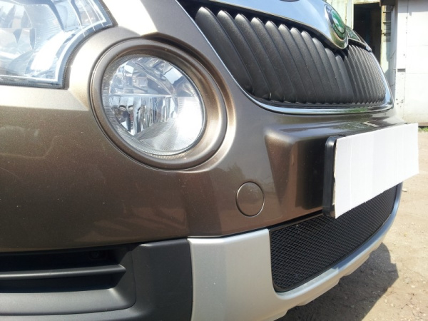 Skoda Yeti (09–13) Защита радиатора Premium, чёрная