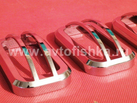 Hummer H2 (02-08) защитные решеточки на верхние средние габаритные фонари на крыше, алюминий, комплект 3 шт.