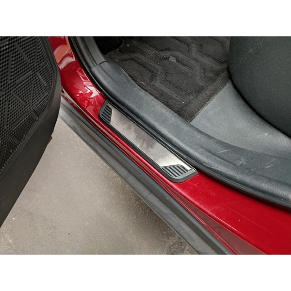 Накладки на внутренние пороги с логотипом для Opel Mokka 2012-2022