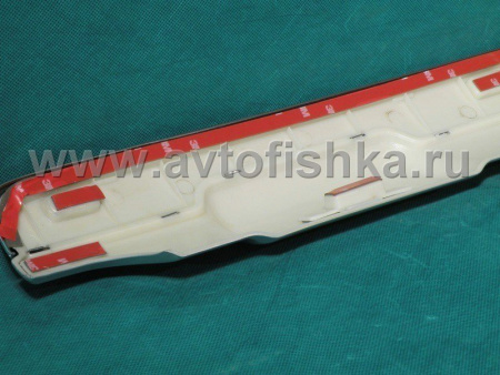 Toyota Land Cruiser Prado 150 (10-17) накладка на задний бампер (нижняя часть), серебристая с хромом