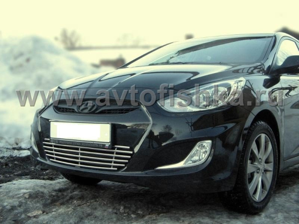 Hyundai Solaris (10-) накладка на решетку бампера