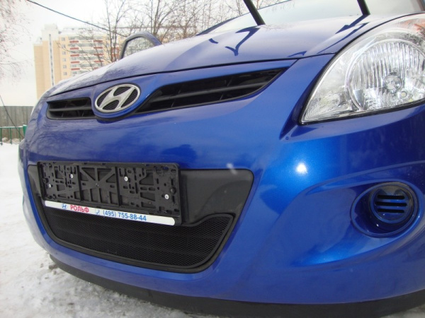 Hyundai i20 (09–12) Защита радиатора, чёрная