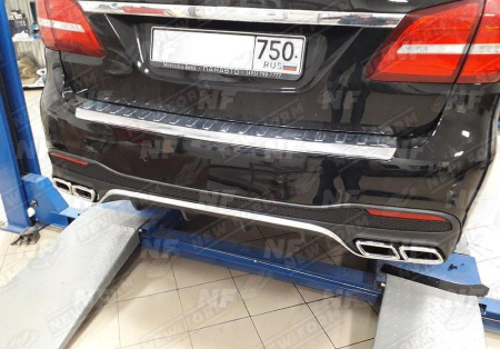 Mercedes-Benz GLS-Klasse X166 2015 - 2019 Бампер задний 6.3 AMG в сборе с диффузором и насадками