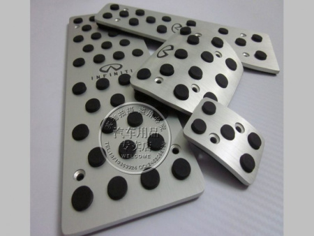 Infiniti G25, G37, G35 накладки на педали, подставку под ногу, алюминиевые с логотипом Infiniti, комплект 4 шт.