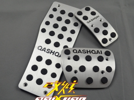 Nissan Qashqai (06-), +2 (08-) алюминиевые накладки на педали с надписью "Qashqai" для АКПП, комплект 3 шт.