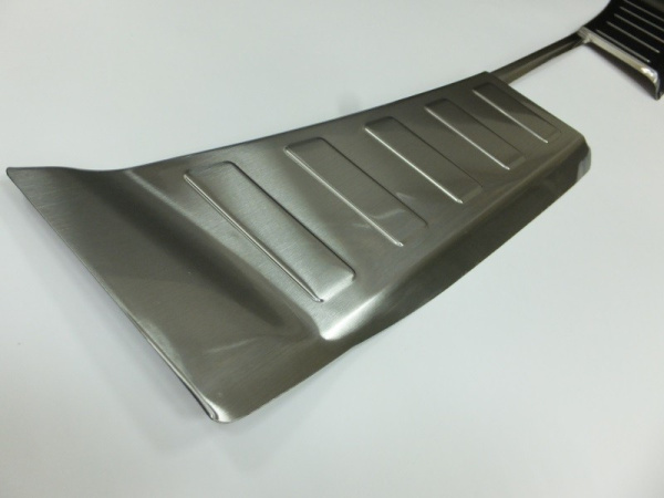 Nissan X-Trail (14–) Накладка на проем двери багажника, 1 часть