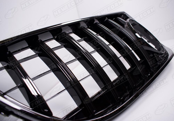 Mercedes-Benz CLS-Klasse W218 рестайлинг 2014 - 2017 Решетка радиатора AMG GT черная под камеру