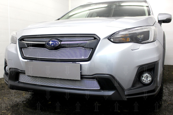 Subaru XV (12–) Защита радиатора Premium, хром, верх (2 части)