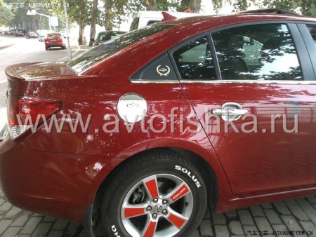 Chevrolet Cruze (08-) накладка из полированной нержавеющей стали на лючок бензобака