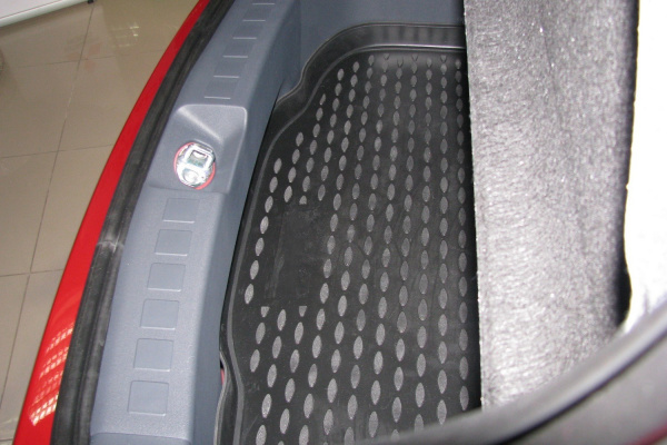 Коврик в багажник MITSUBISHI Colt 3D 10/2009->, хб. (полиуретан)
