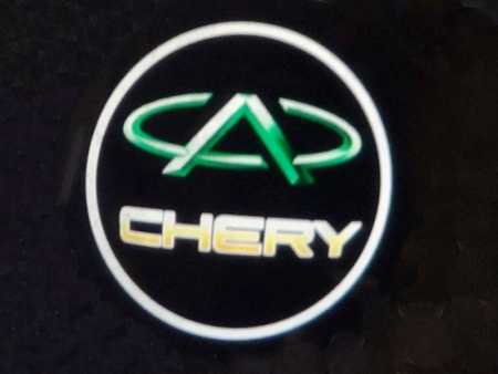 Лазерная подсветка Welcome со светящимся логотипом Chery в черном металлическом корпусе, комплект 2 шт.
