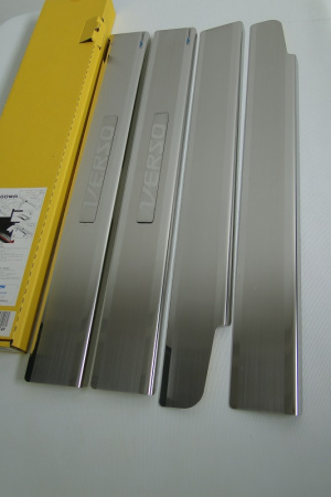 Toyota Verso (09-) накладки на внутренние пороги, к-кт 4шт.