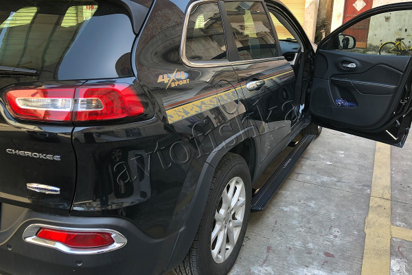 Jeep Cherokee (16-) штатные выезжающие электропороги автоматические