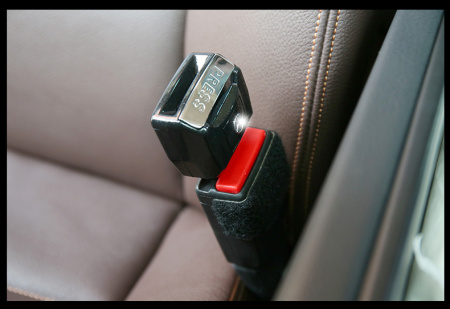 Жесткий удлинитель замка ремня безопасности с логотипом Mercedes, длина 4,5 см