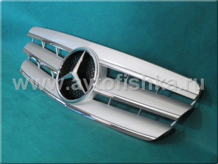 Mercedes C-class W203 (00-07) 4 дв. седан решетка радиатора серебристая со звездой, дизайн CL-class, 3 ламели.