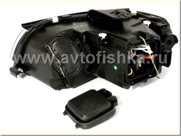 Audi A3 (03-08) передние фары линзовые хромированные, со светодиодной подсветкой, с моторами электрокорректора, комплект 2 шт.