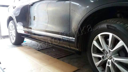 Volkswagen Touareg 2011-2018 штатные выезжающие электропороги автоматические
