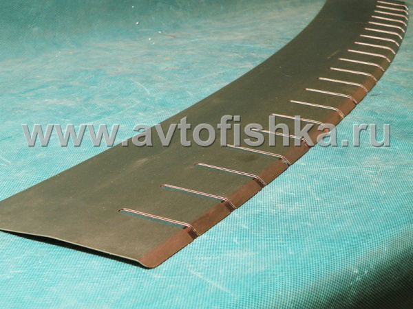 Ford Kuga (08-) накладка на задний бампер профилированная с загибом, к-кт 1шт.