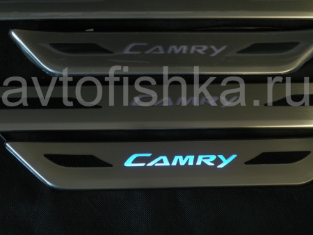 Toyota Camry V40 (2006-) накладки порогов дверных проемов, из нержавеющей стали с подсветкой CAMRY.