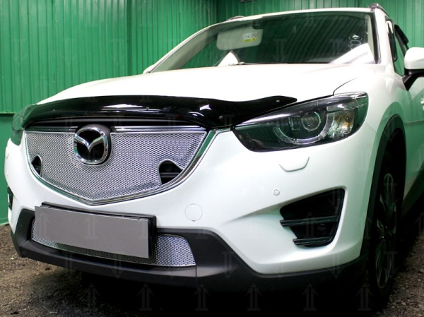 Mazda CX-5 (15–) Защита радиатора Premium, хром, верх (с парктроником) 3D
